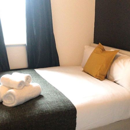 Unity House Serviced Apartments Luton  Bagian luar foto