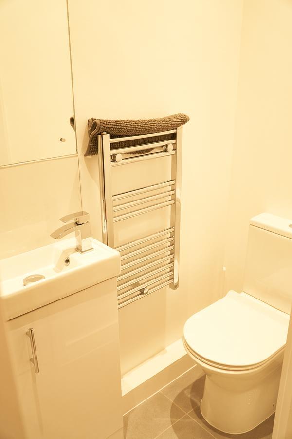 Unity House Serviced Apartments Luton  Bagian luar foto